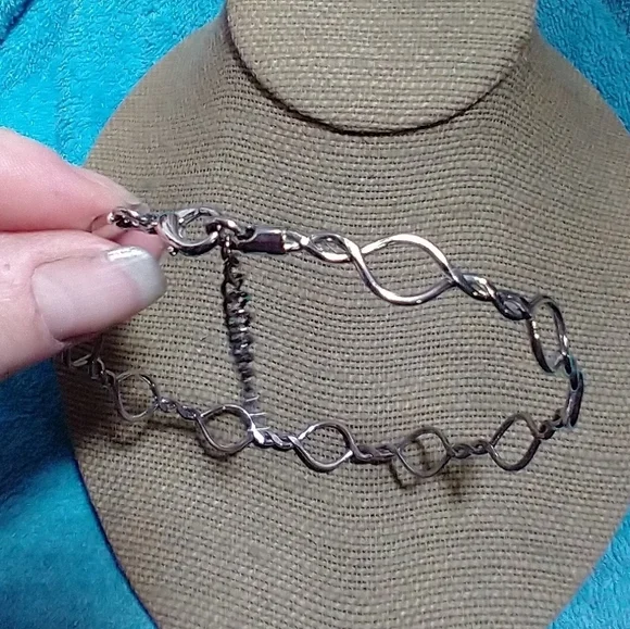 Elegant Silver Wire Twist Women's Necklace Small Size for small necks vintage - Picture 3 of 4